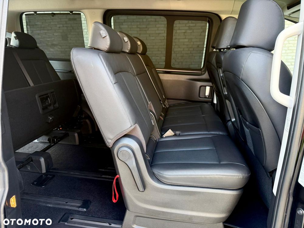 Hyundai Staria 1.6 T-GDI HEV Smart VIP - 31