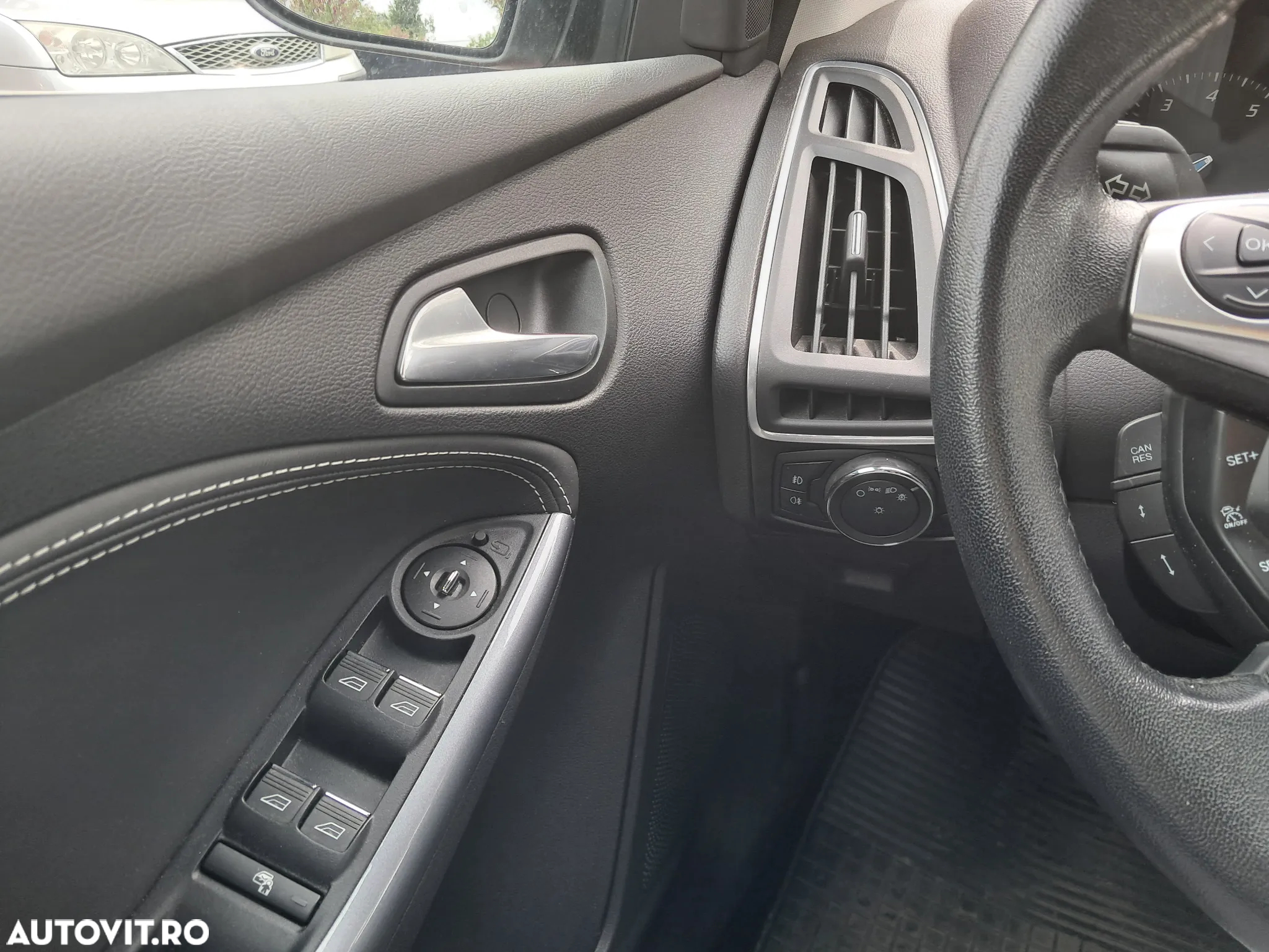 Ford Focus Turnier 1.6 EcoBoost Start-Stopp-System Champions Edition - 13