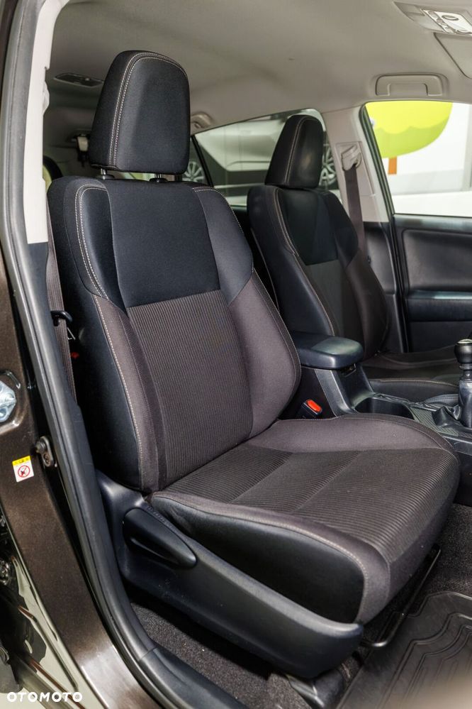 Toyota RAV4 2.0 D-4D 4x4 - 17