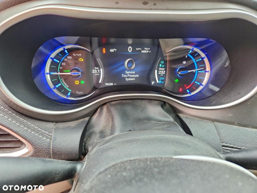 Chrysler Pacifica - 10