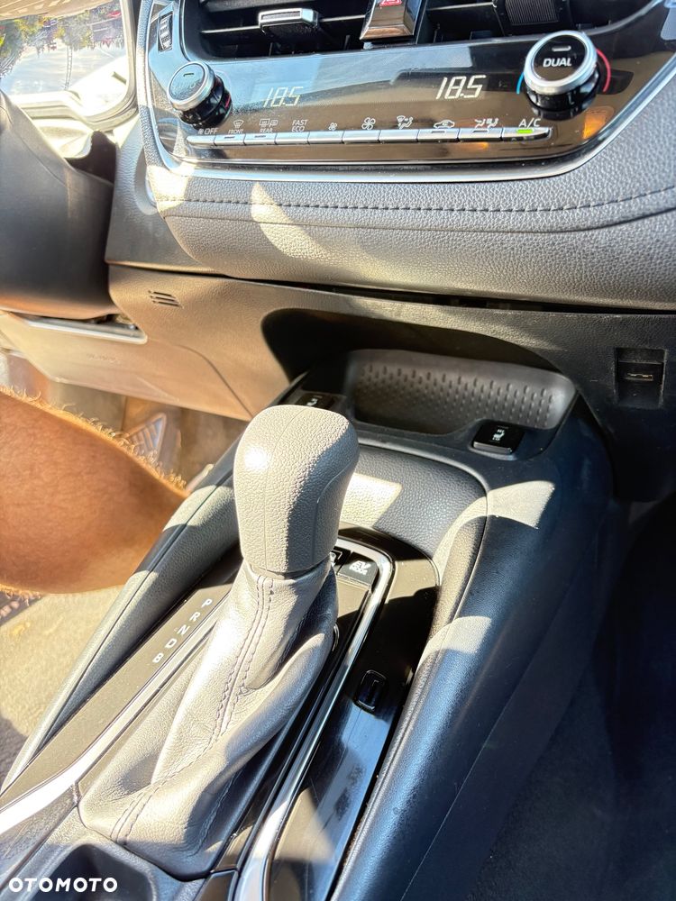 Toyota Corolla 1.8 Hybrid GPF Comfort - 14