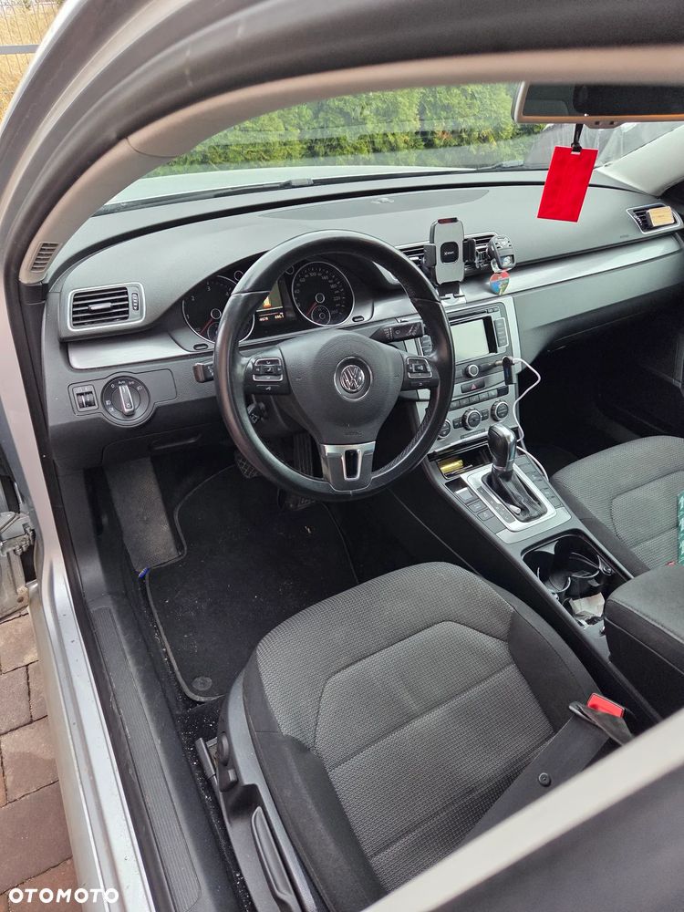 Volkswagen Passat 2.0 TDI Highline DSG - 8