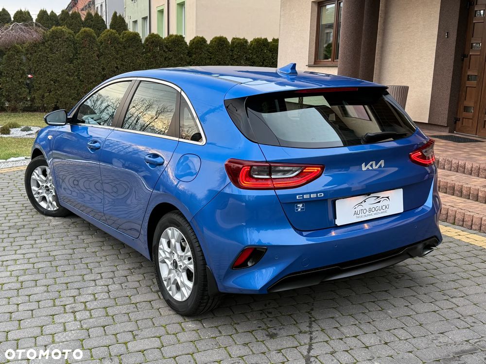Kia Ceed 1.5 T-GDI M - 11
