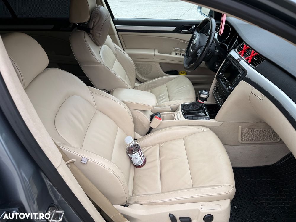 Skoda Superb 2.0 TDI DSG Ambition - 20