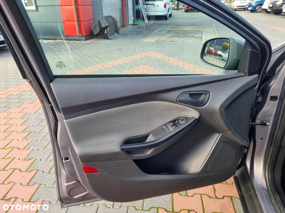 Ford Focus 1.6 Trend - 9