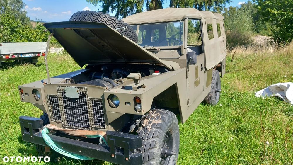 Land Rover Defender - 12