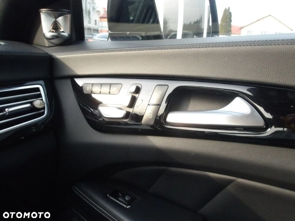 Mercedes-Benz CLS - 17