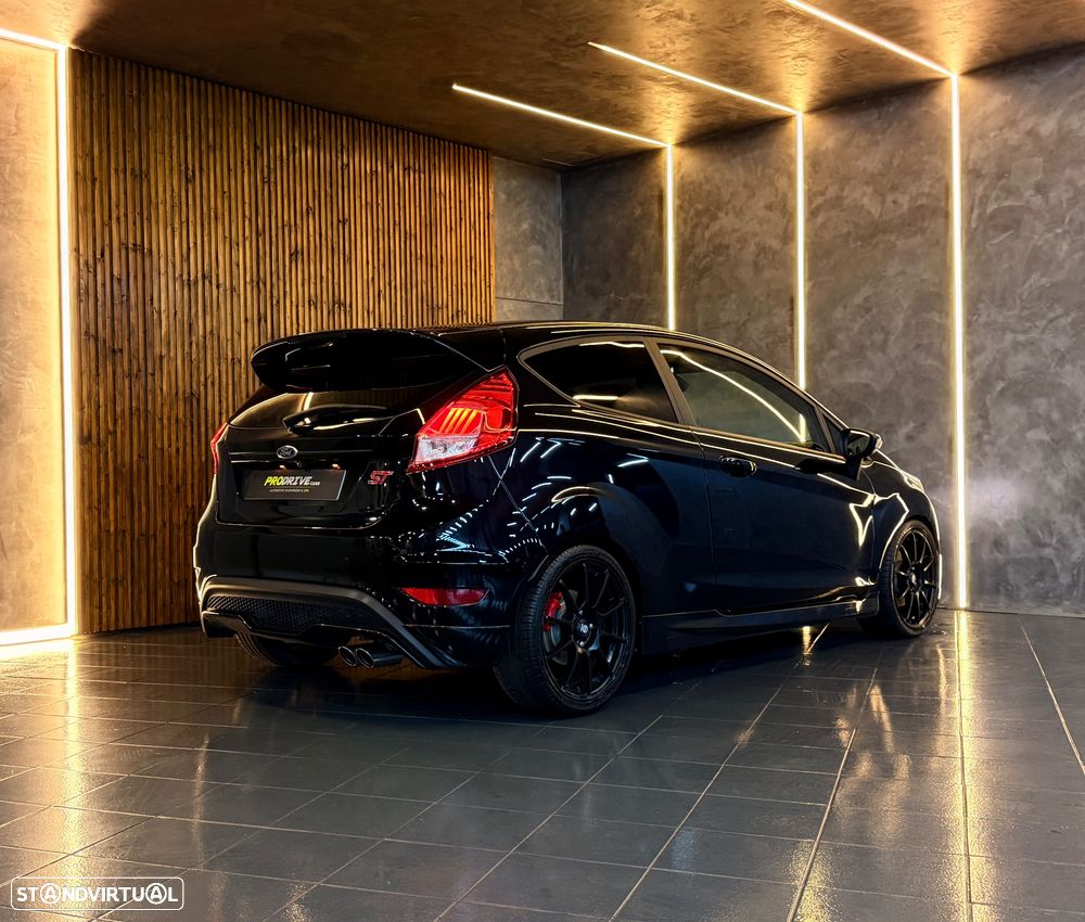 Ford Fiesta 1.6 EcoBoost c/ Pack Pele Desportiva ST - 15