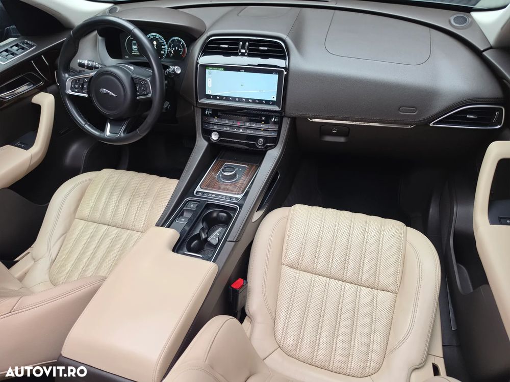 Jaguar F-Pace 20d AWD Portfolio - 3