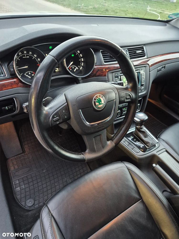 Skoda Superb 2.0 TDI Elegance DSG - 20