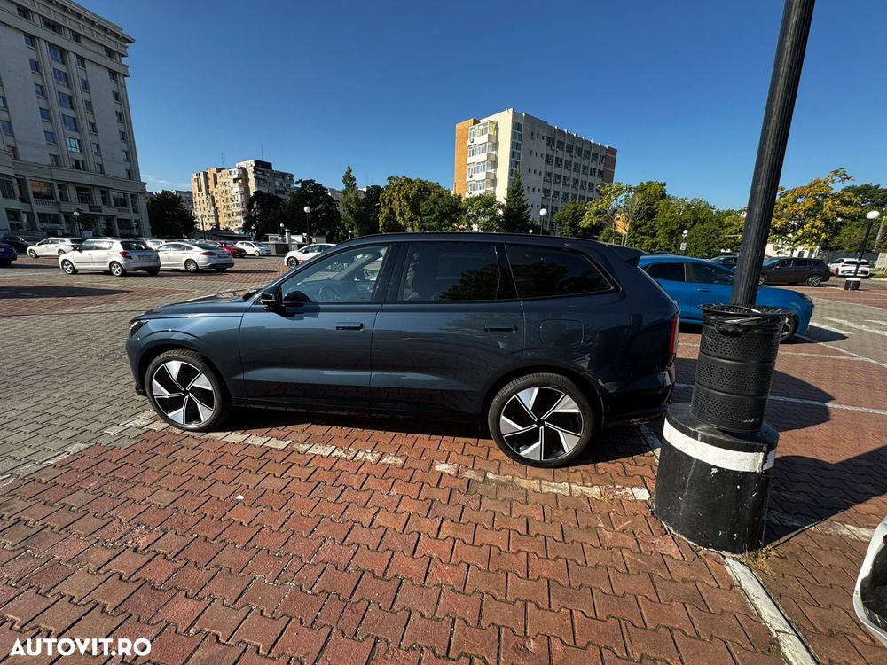 Volvo EX90 - 7