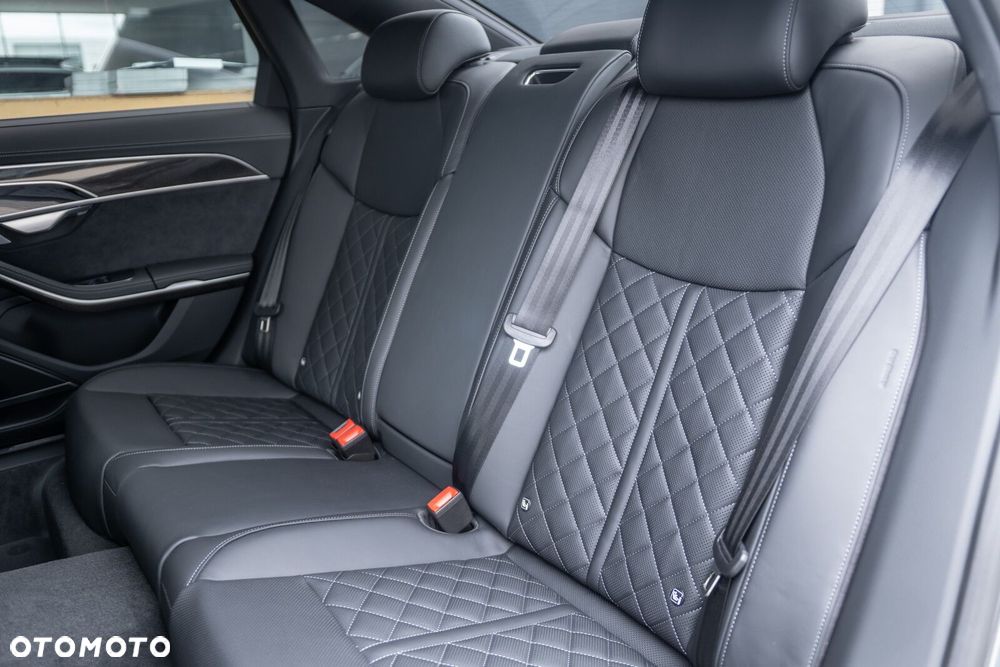 Audi A8 - 16