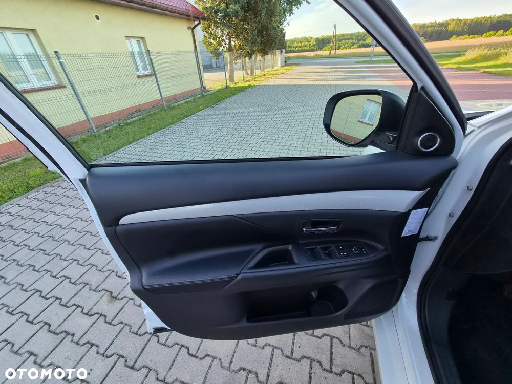 Mitsubishi Outlander 2.0 4WD Top - 26