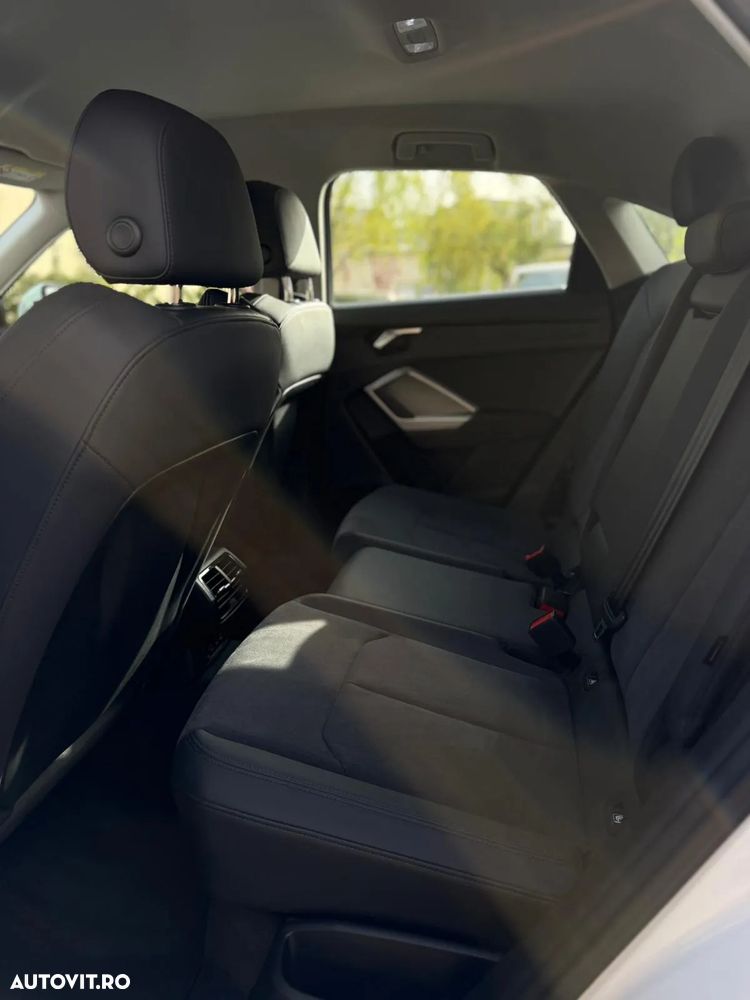 Audi Q3 2.0 35 TDI S tronic quattro Advanced - 5