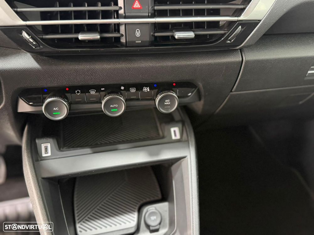 Citroën C4 X 1.2 PureTech Plus EAT8 - 10