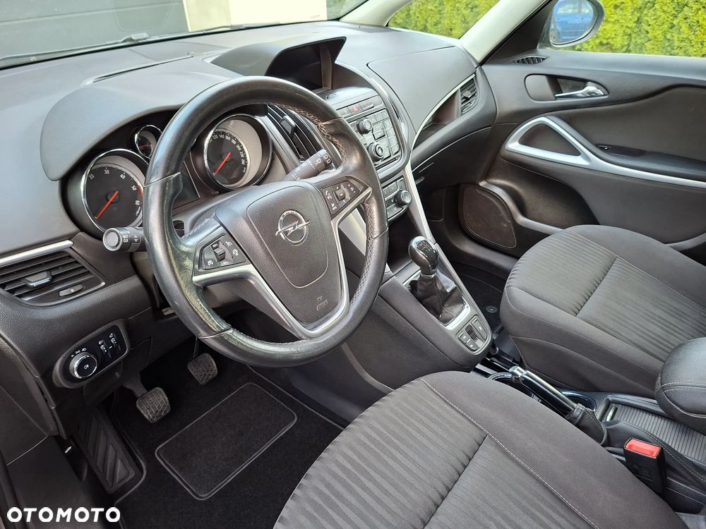 Opel Zafira - 11