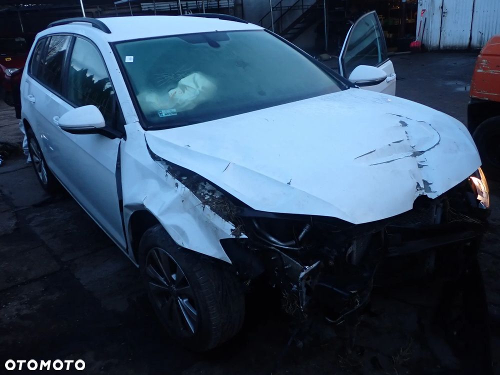 CZĘŚCI - Vw Golf VII MK7 7 1,6TDI CLHA 105KM KOMBI 5B 2015r. INDEX - 8643 - 2