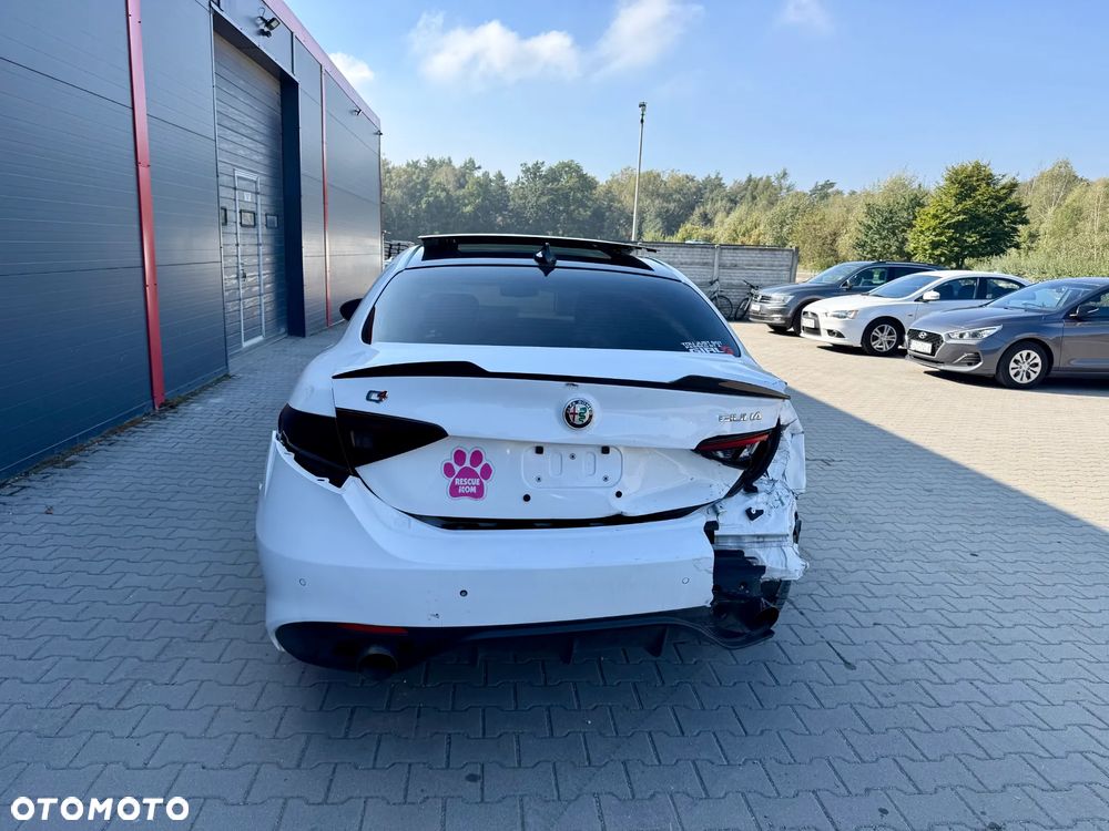 Alfa Romeo Giulia 2.0 Turbo 16V AT8 Veloce Ti - 8