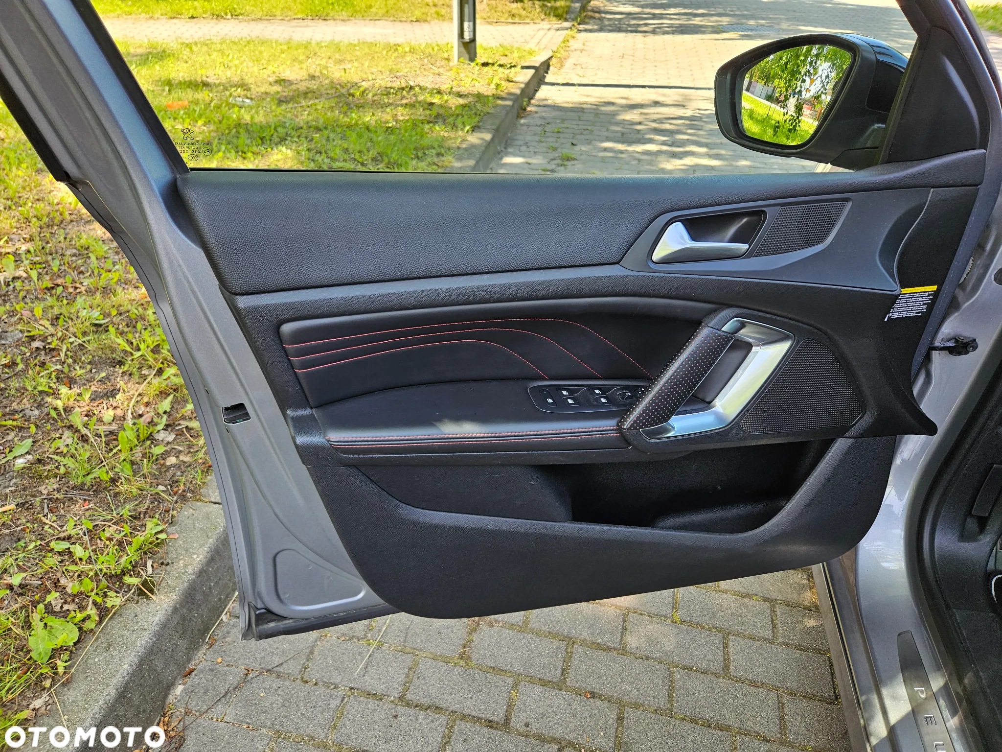 Peugeot 308 1.6 e-THP GT S&S - 23