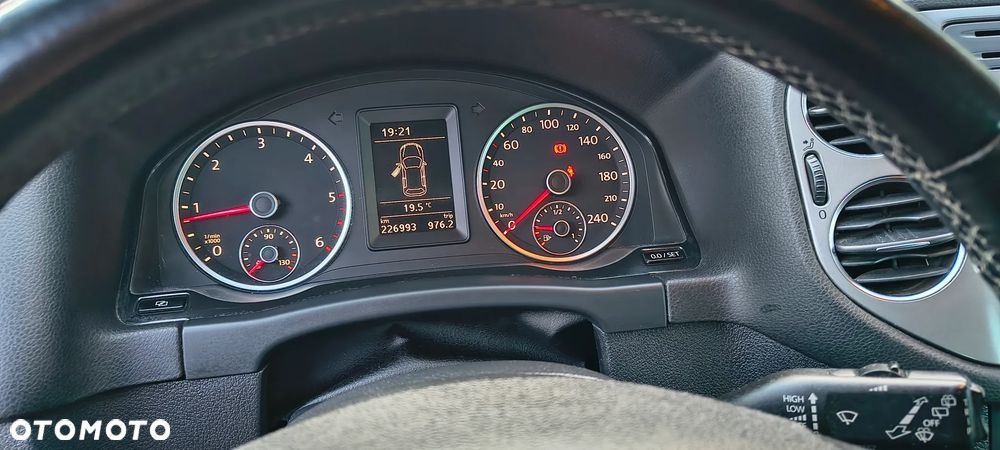 Volkswagen Tiguan 2.0 TDI DPF BlueMotion Technology Trend & Fun - 16