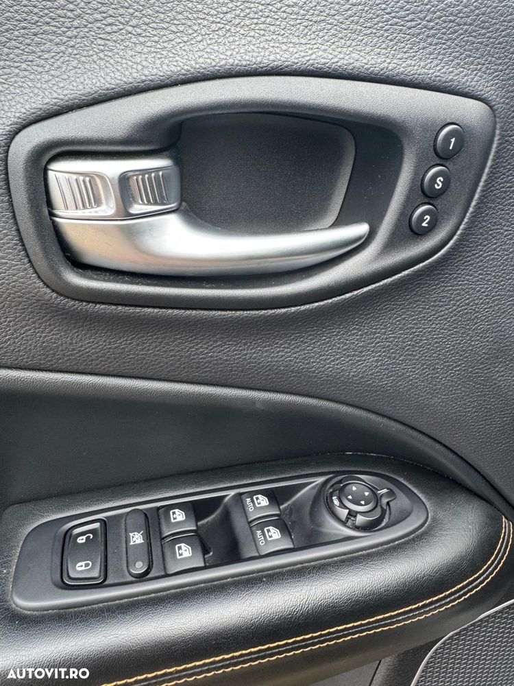 Jeep Compass 2.0 MultiJet Active Drive Automatik Limited - 24