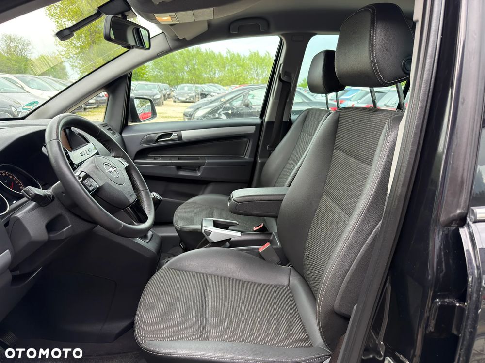 Opel Zafira 1.8 Cosmo - 27