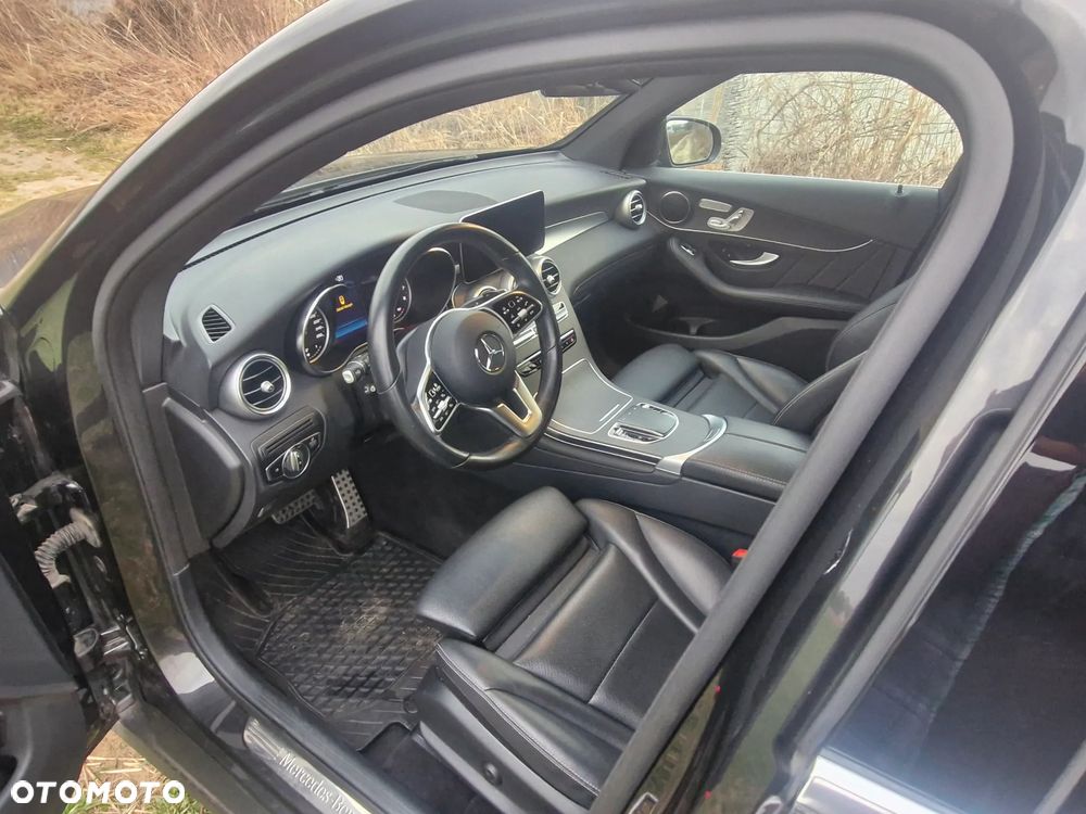 Mercedes-Benz GLC 300 4Matic 9G-TRONIC - 9