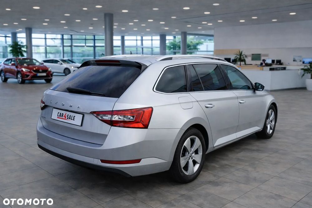 Skoda Superb 2.0 TDI DSG Ambition - 9