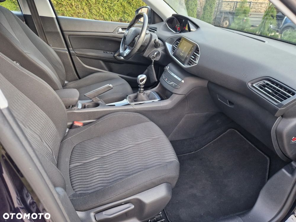 Peugeot 308 125 THP Active - 36