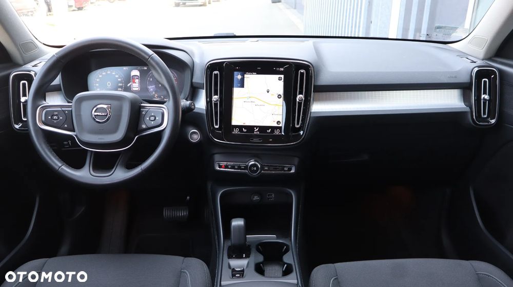 Volvo XC 40 T3 Momentum Pro - 11