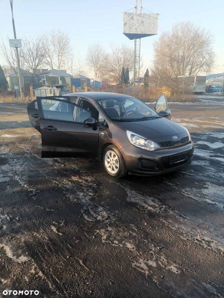 Kia Rio - 1
