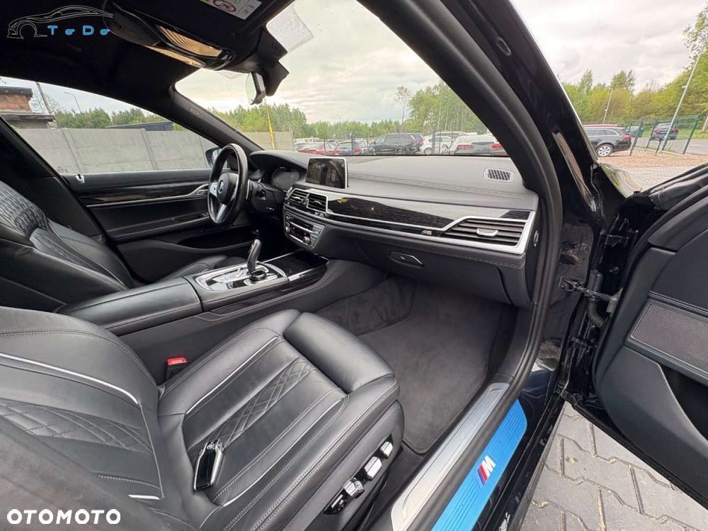 BMW Seria 7 750i xDrive - 30
