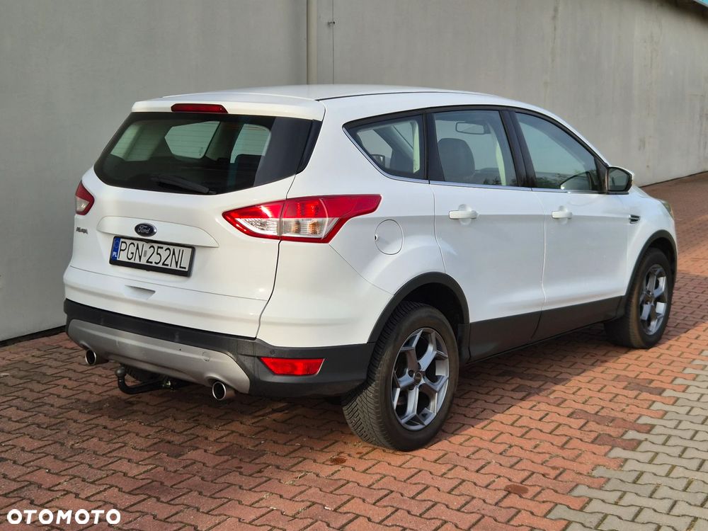 Ford Kuga 2.0 TDCi 2x4 Titanium - 18