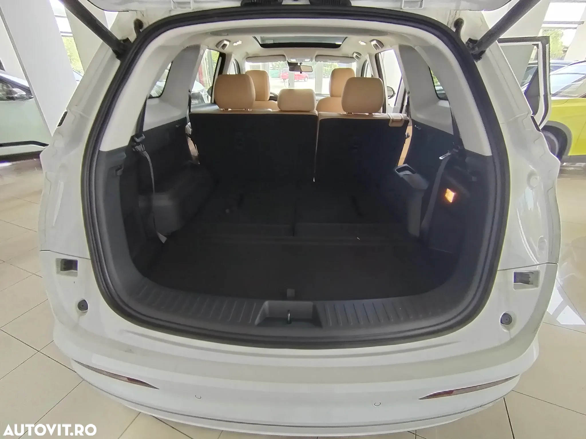 DFSK E5 Fengon PHEV - 12