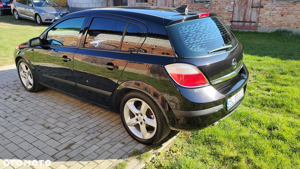 Opel Astra 2.0 T Cosmo - 3