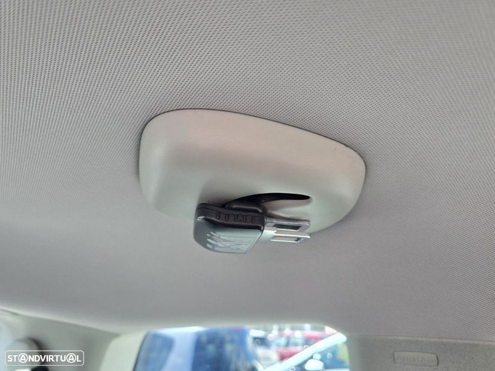 VW Touran 2.0 TDI Blue.Highline 7L - 26