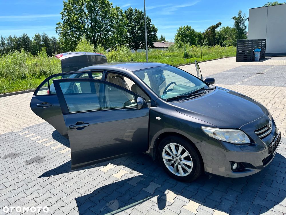 Toyota Corolla 1.6 VVT-i Luna - 8