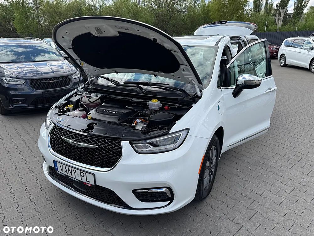 Chrysler Pacifica - 10