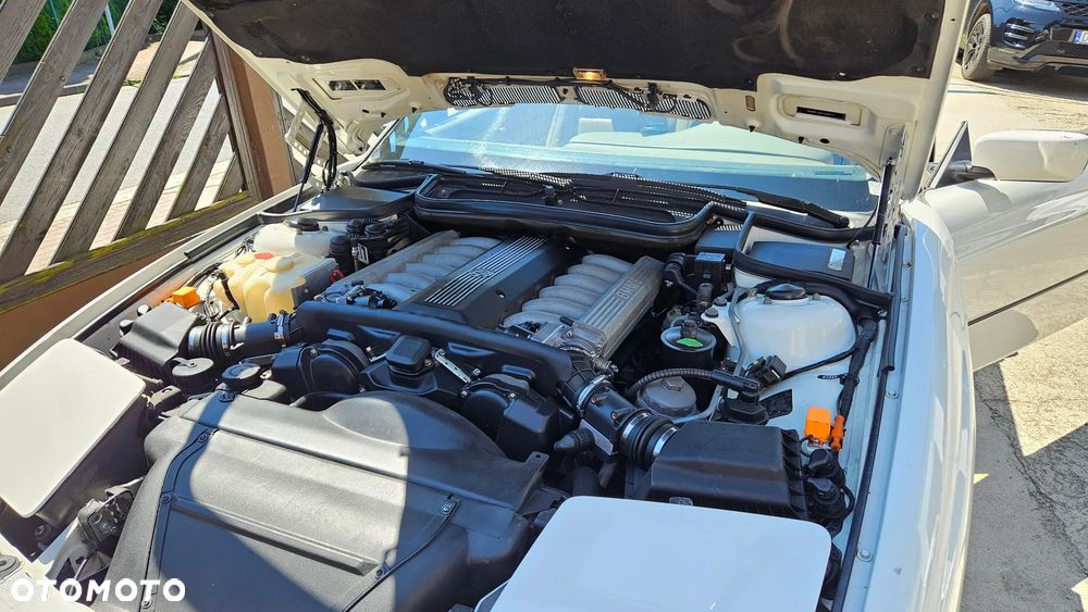 BMW Seria 8 - 26