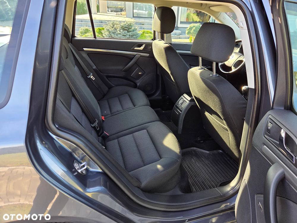 Skoda Octavia 1.6 Elegance - 30