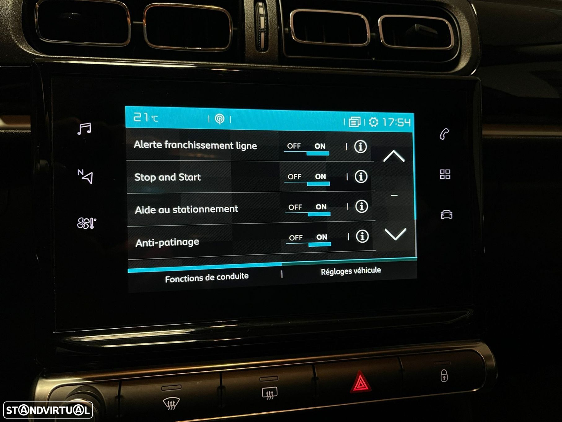 Citroën C3 1.2 PureTech Shine EAT6 - 21