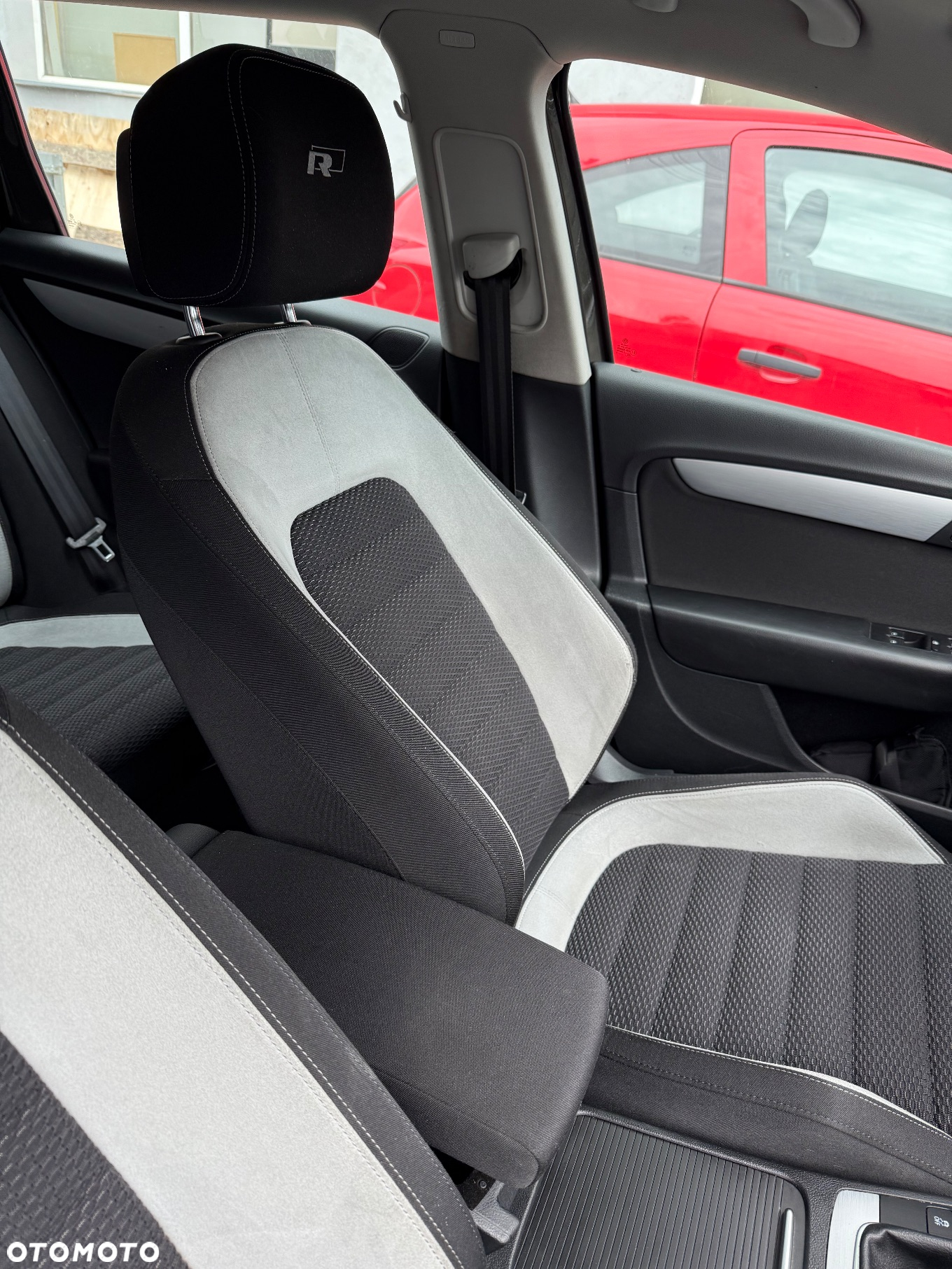 Volkswagen Passat Variant 2.0 TDI BlueMotion Technology R-Line - 14