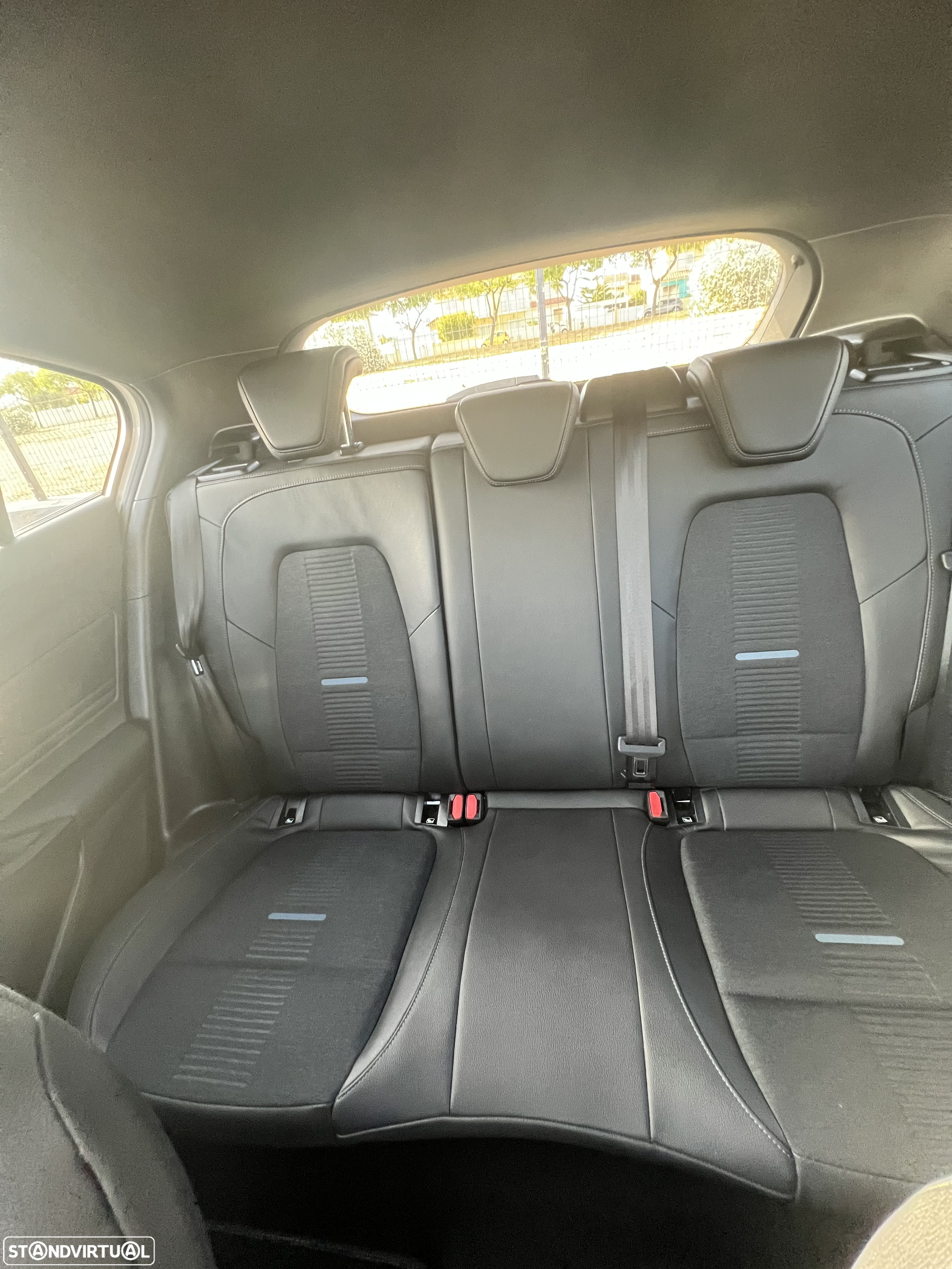 Ford Focus 1.0 EcoBoost Active X Aut. - 11