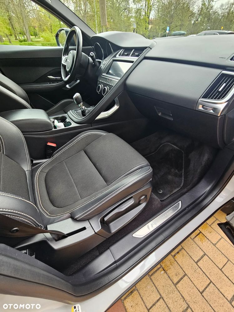 Jaguar E-Pace D150 R-Dynamic - 28