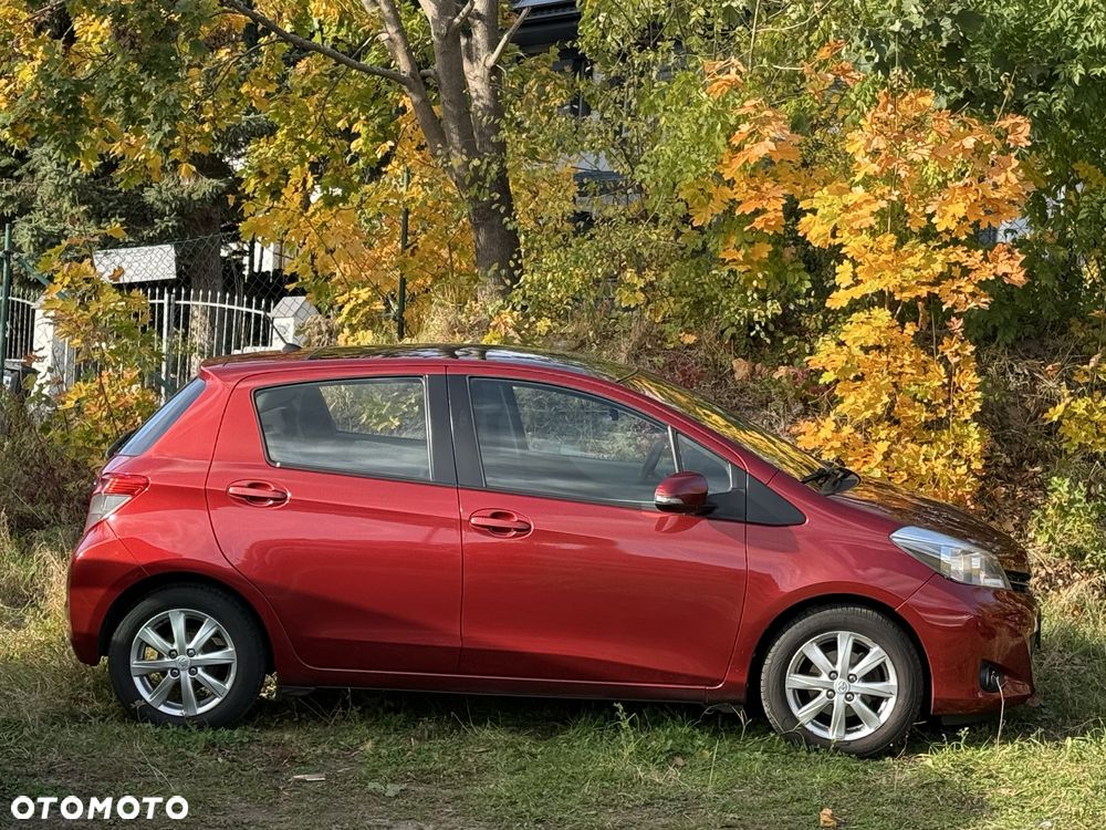 Toyota Yaris 2012 photo 4