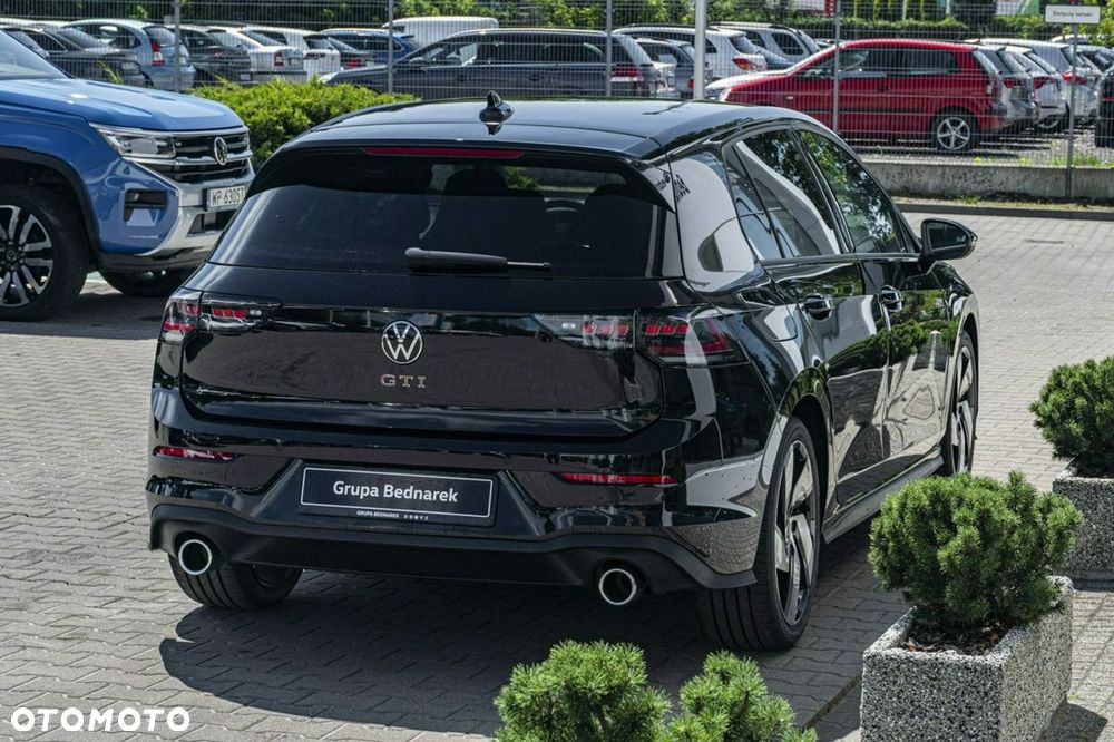 Volkswagen Golf - 10