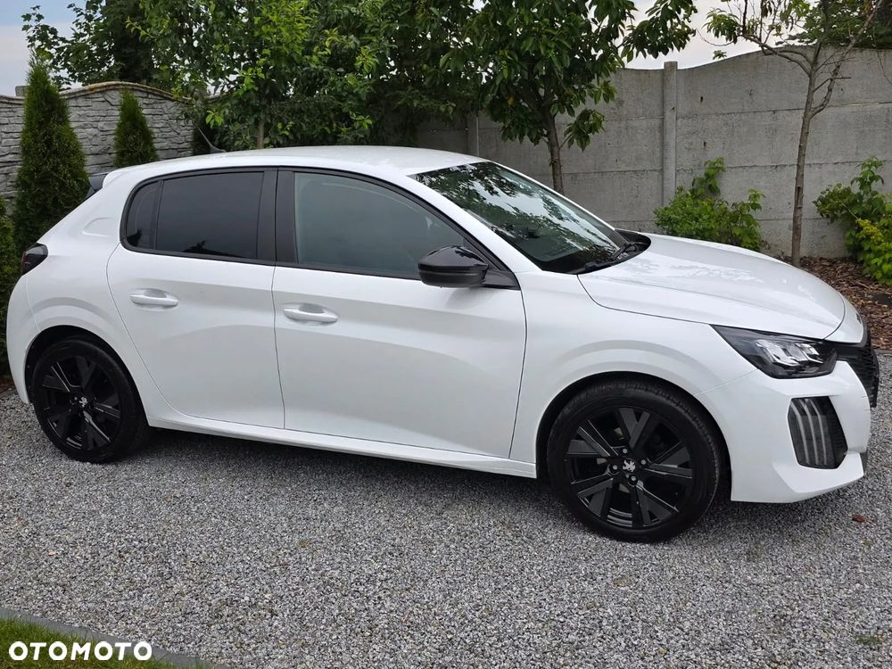 Peugeot 208 - 5