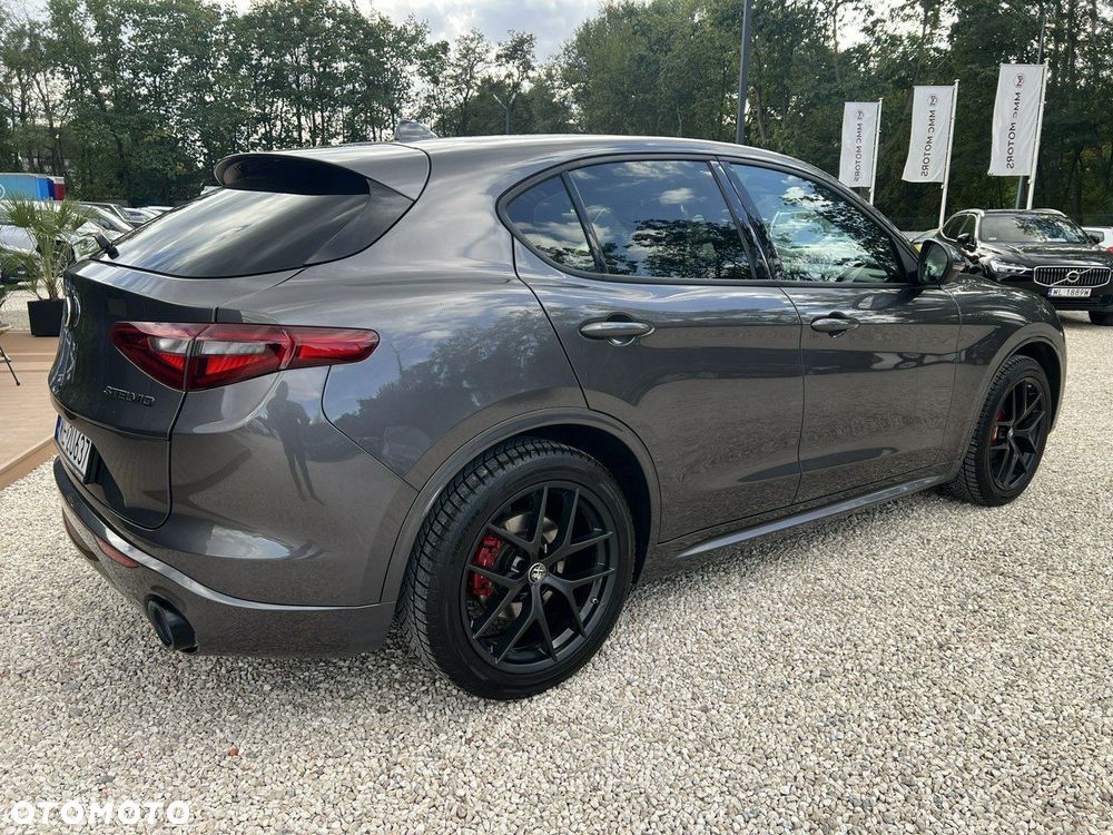 Alfa Romeo Stelvio - 30