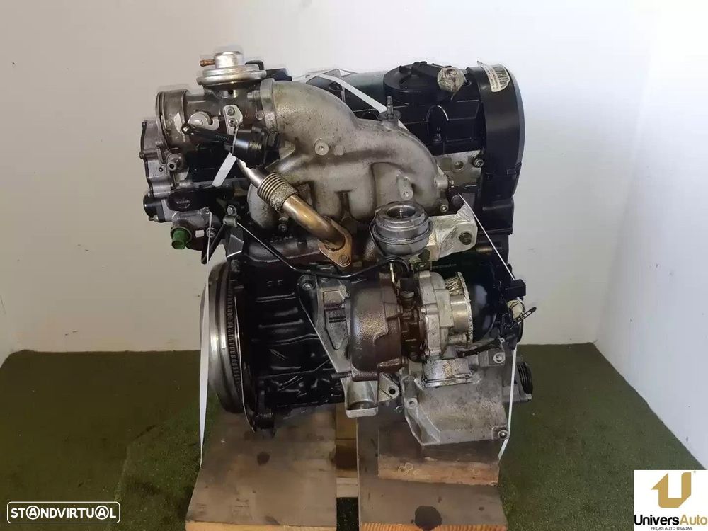 MOTOR COMPLETO AUDI A4 AVANT 2001 -AWX - 8