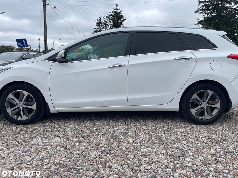 Hyundai i30 1.6 CRDi BlueDrive Premium DCT - 2